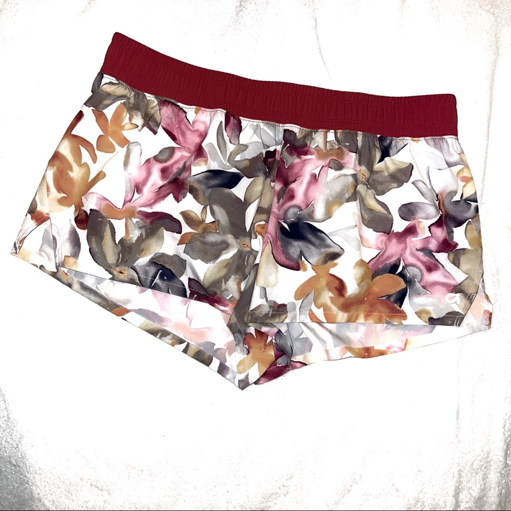Gap Fit Watercolor Shorts Petite Plumeria Floral